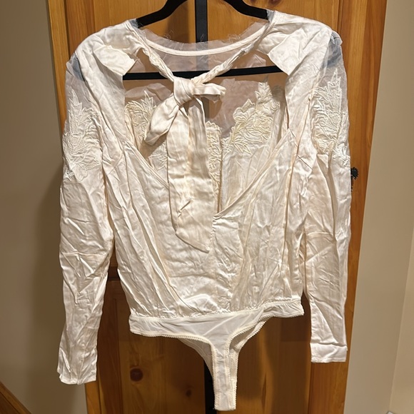 Free People Floral Lace Trim Bodysuit NEW - Picture 10 of 11